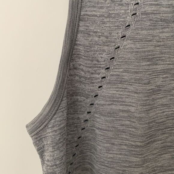 Athleta Foothill Seamless Tank – Gray Racerback with Back Slit, Size XS - Picture 7 of 9